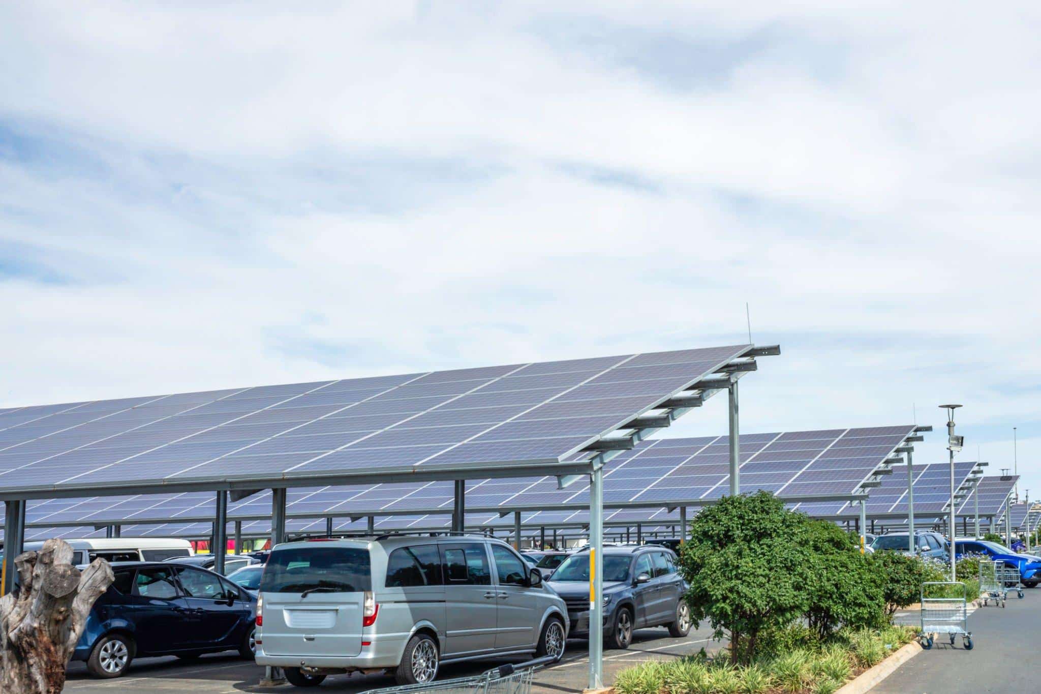 Installation panneaux solaires pour parking - Coegy