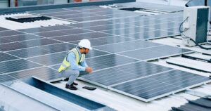 5 raisons de passer à l'énergie solaire photovoltaïque : un investissement rentable et responsable 2 panneau solaire
panneau photovoltaïque
rénovation énergétique